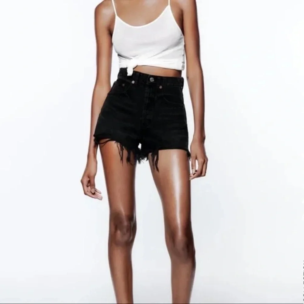 Zara Black Denim Shorts - Picture 2 of 8